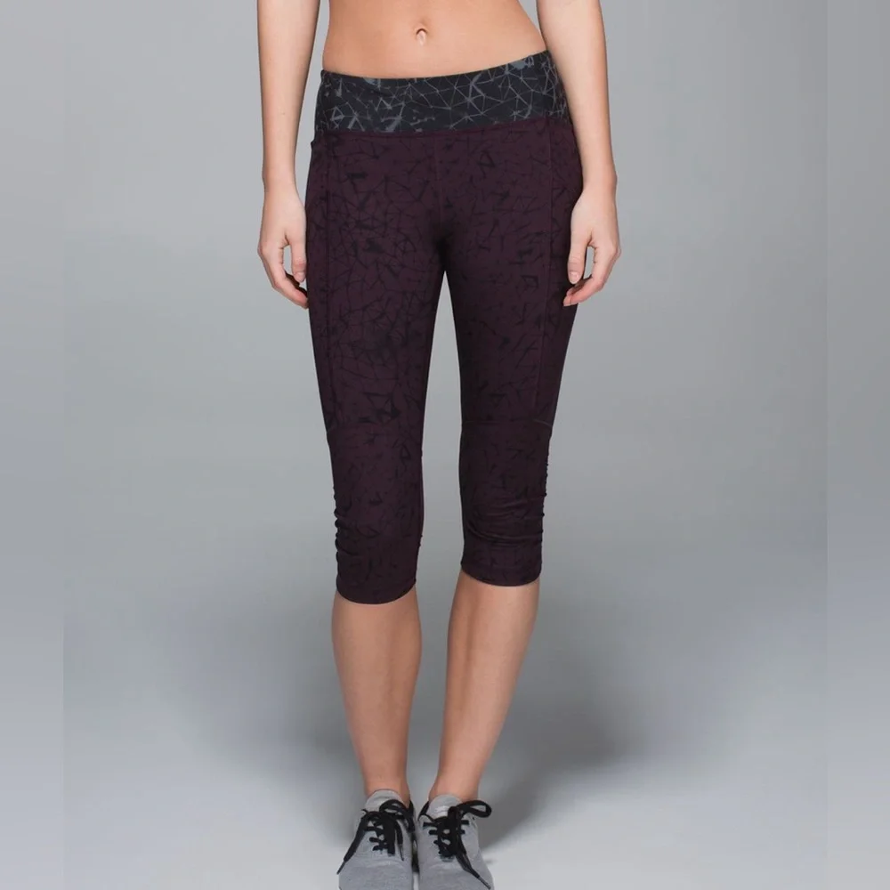 Lululemon Stash It Crop Full On Luxtreme Star crushed black cherry 8